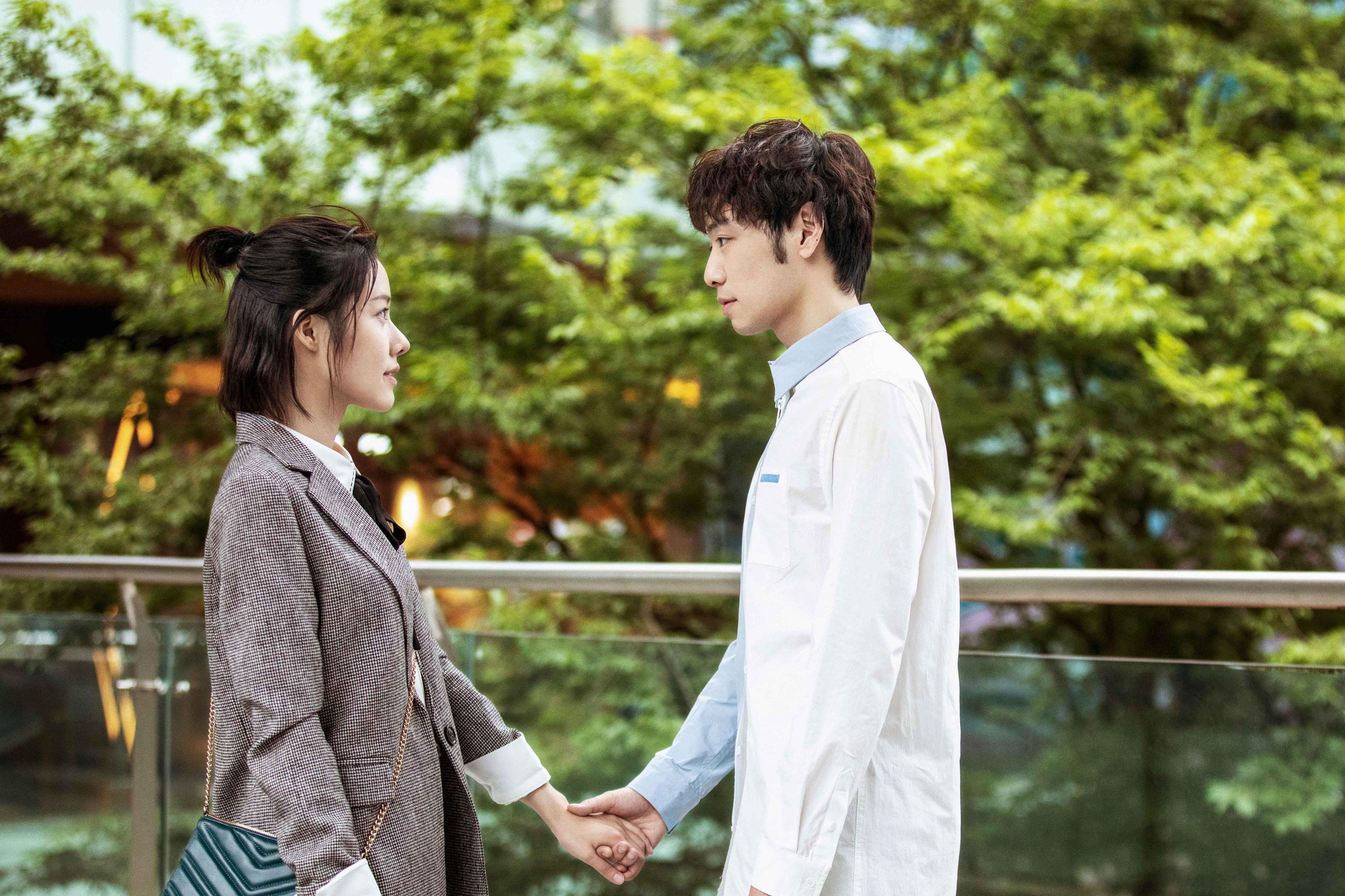 开云体育链接-史上最“炫酷”的长距离三分：库里在对爵士比赛中投出41英尺的绝杀！