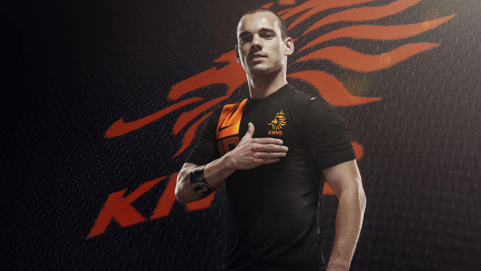 足球文化展览活动增强球迷与俱乐部情感连接，宣传足球俱乐部的句子